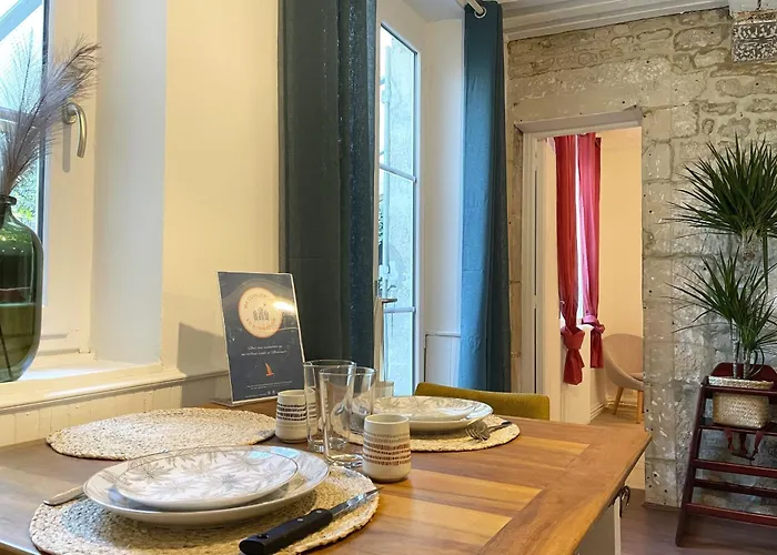 Le Jardin - Pl St Sauveur - Hypercentre アパート *