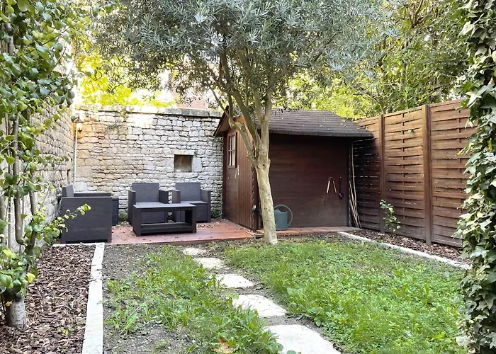 Le Jardin - Pl St Sauveur - Hypercentre カーン